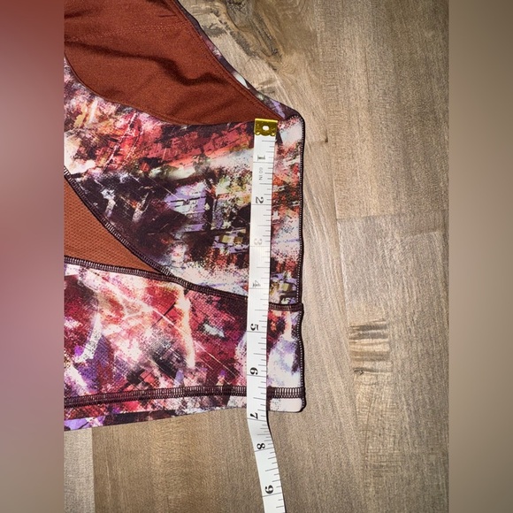 Lululemon Everlux and Mesh Cropped Tank Size 8 - Picture 6 of 7